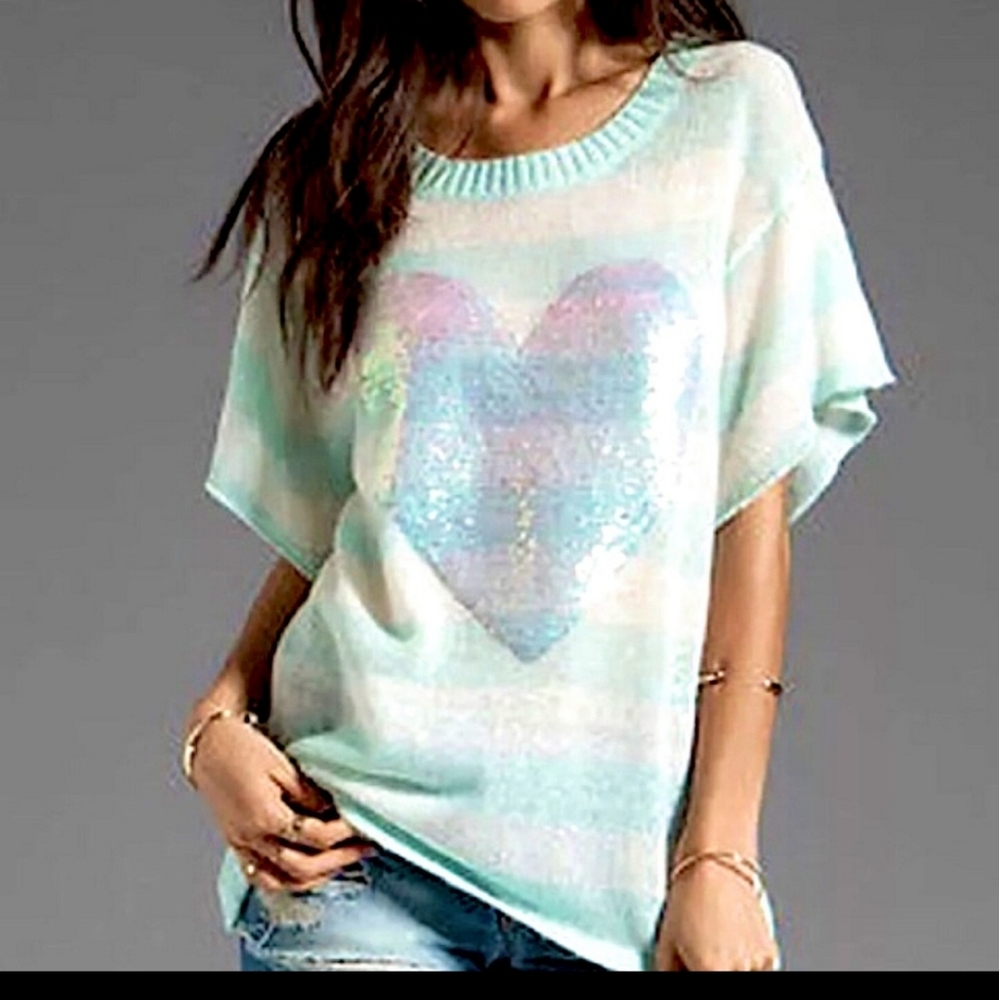 1 left! Rare wildfox white label heart sweater. In size Small